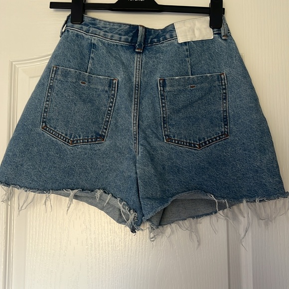 Zara Jean Shorts - Picture 2 of 3